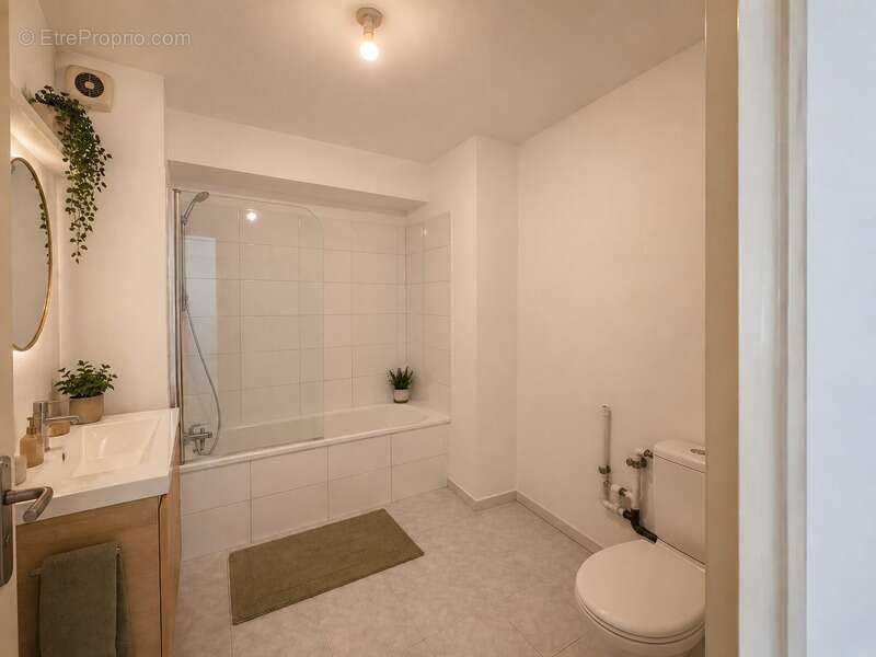 Appartement à MARSEILLE-4E