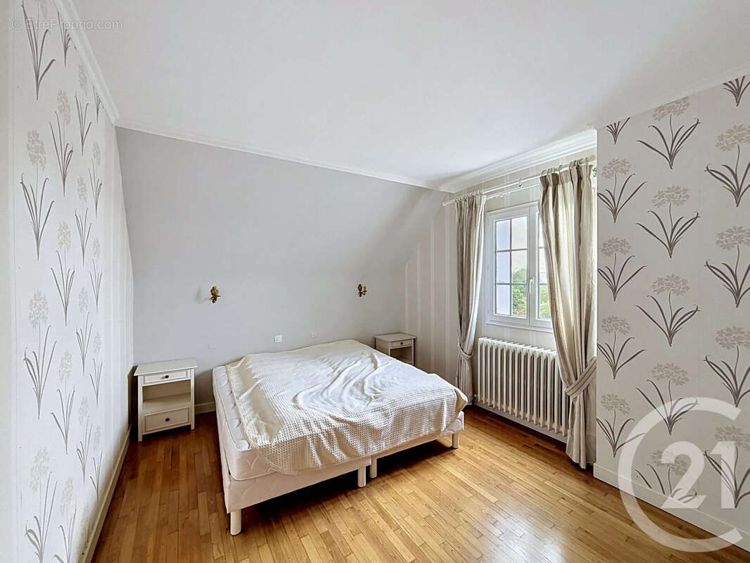 Maison à TREDREZ-LOCQUEMEAU