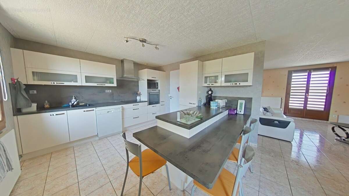 Maison 89 m² à Veauche  - photo 5