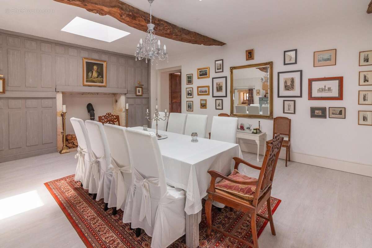 Maison à SAINT-SULPICE-DE-COGNAC