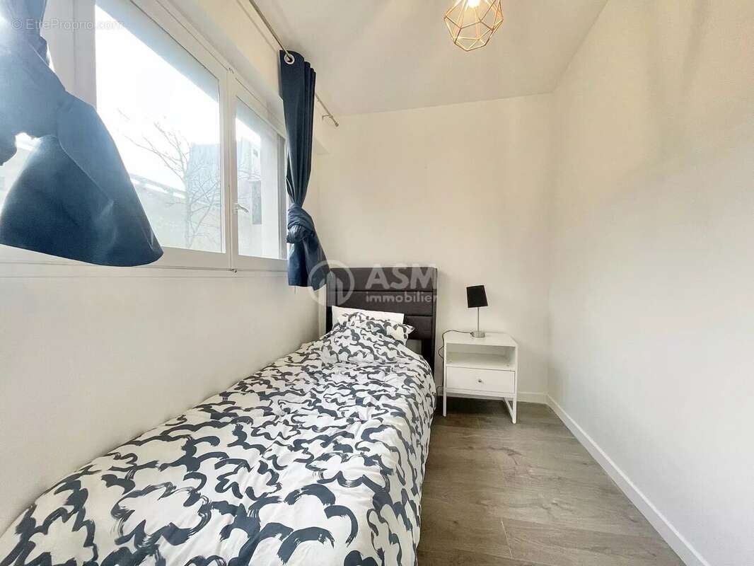 Appartement à COURBEVOIE