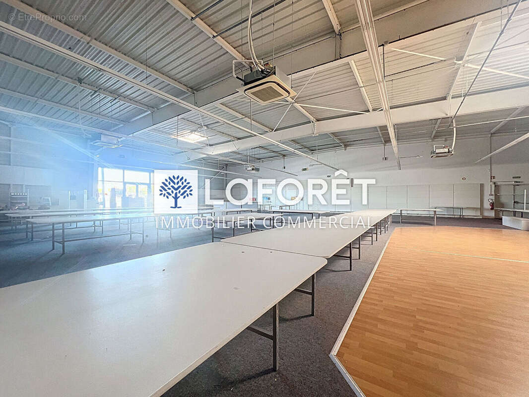 Local commercial Bressuire 592 m2 - photo 7