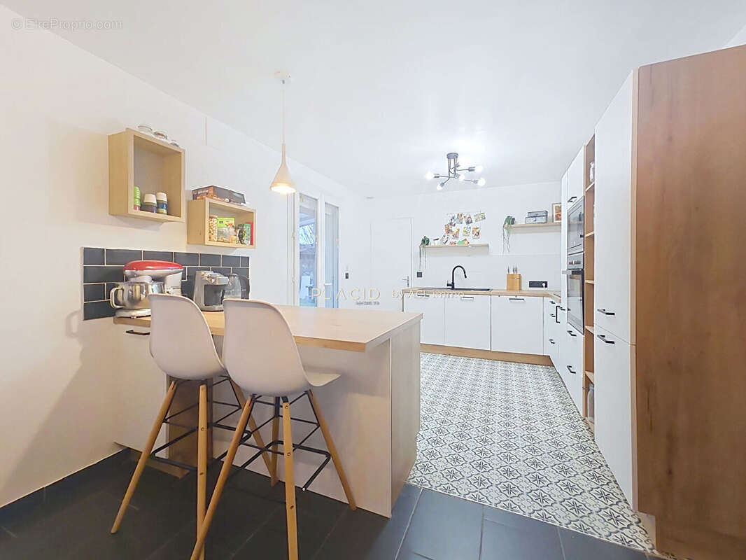 Maison à ETIVAL-LES-LE-MANS