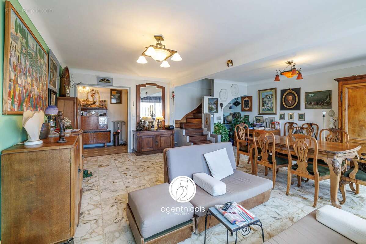 Nice // Valrose : Duplex / Terrasse 100m2 / Dernier étage / Traversant - photo 10