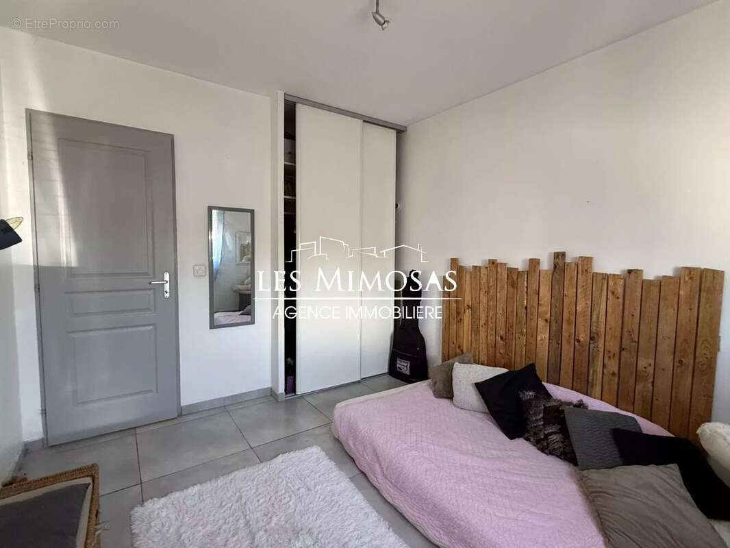 Maison à ROQUEBRUNE-SUR-ARGENS