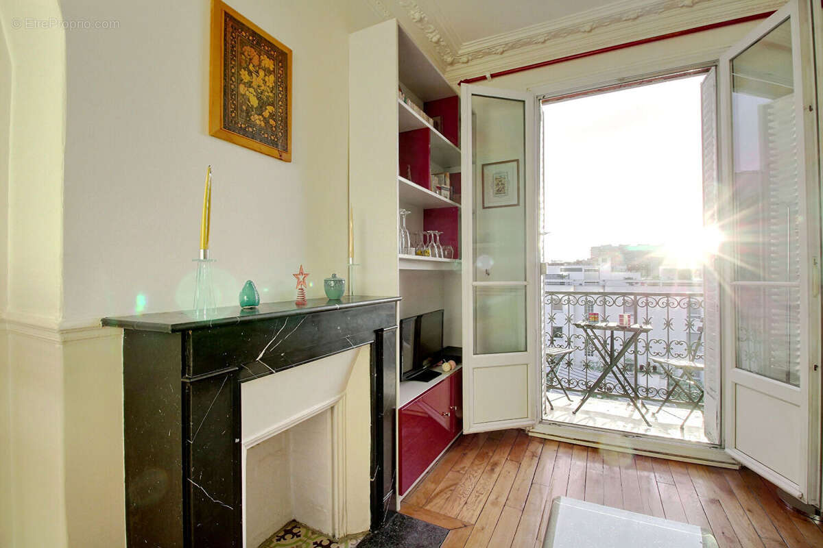 Appartement à PARIS-14E