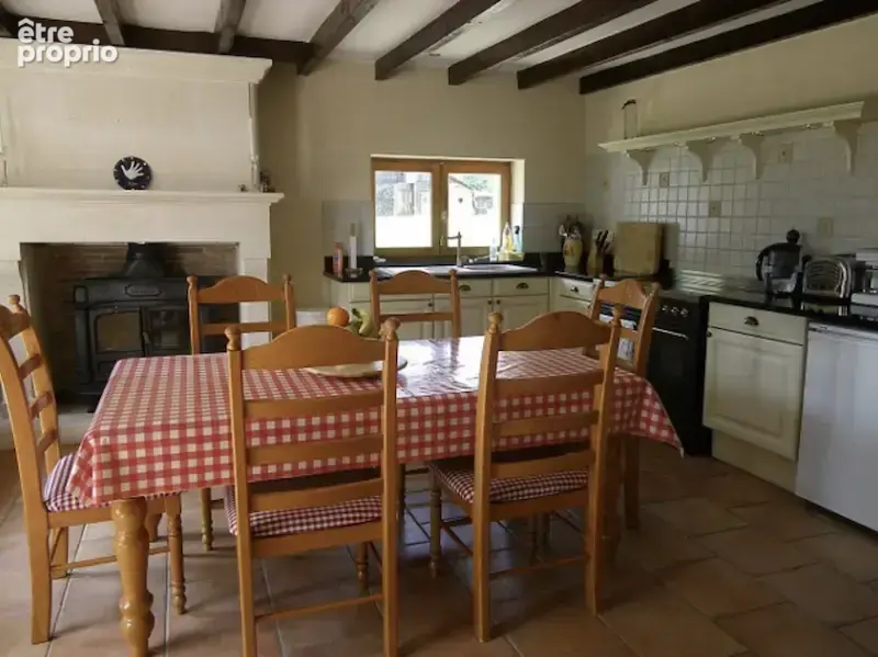 Belle maison en pierre, divisée n 3, avec une piscine, grange et grand jardin - photo 6