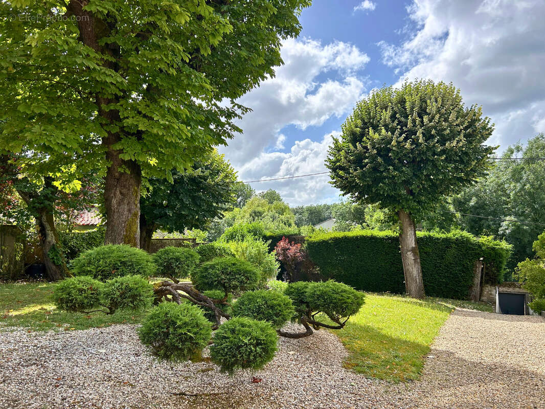 MAISON DE CARACTÈRE en pierre avec 5 chambres, garage et piscine à COGNAC - photo 21