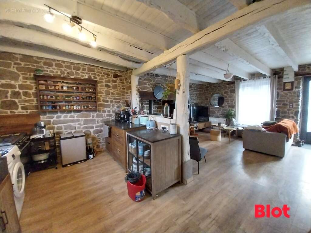 Maison à SAINT-PIERRE-DE-PLESGUEN