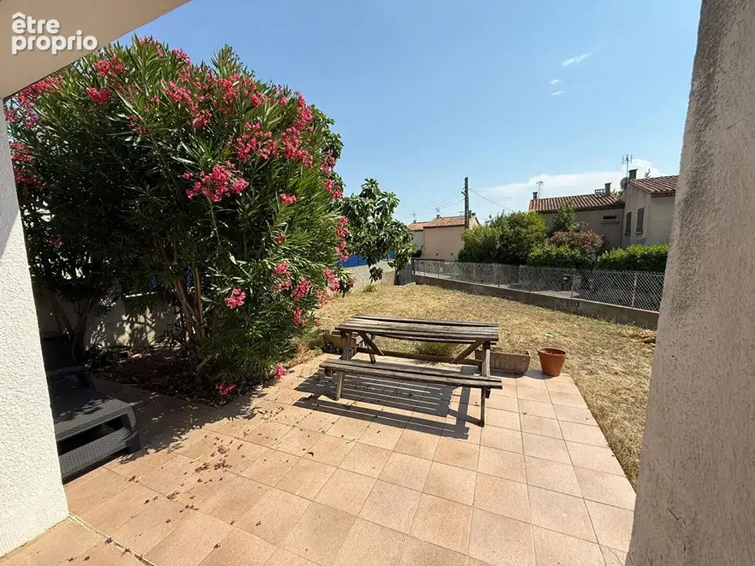 CARCASSONNE Maison trois faces entièrement rénovée avec garage terrasse et trois chambres proche commodités - photo 5