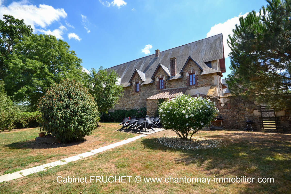 Maison à LES HERBIERS