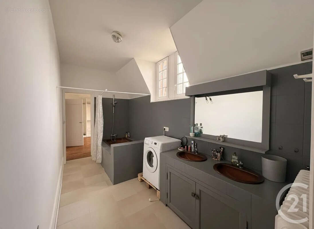 Appartement à ETREPAGNY