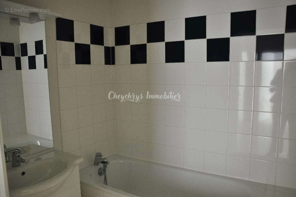 Appartement à EQUEMAUVILLE