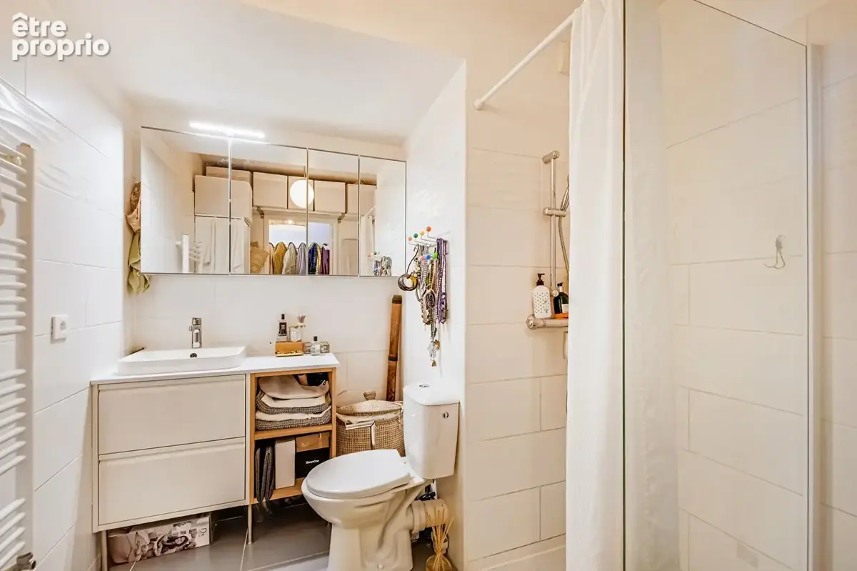 Paris 19 : Studio en parfait état avec terrasse privative - photo 4