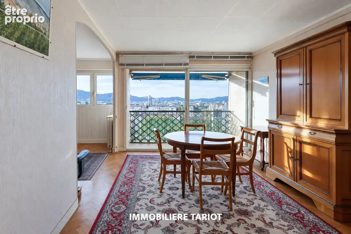 Saint pierre - 13005 - t3 traversant + balcon et parking - vue degagée - photo 7