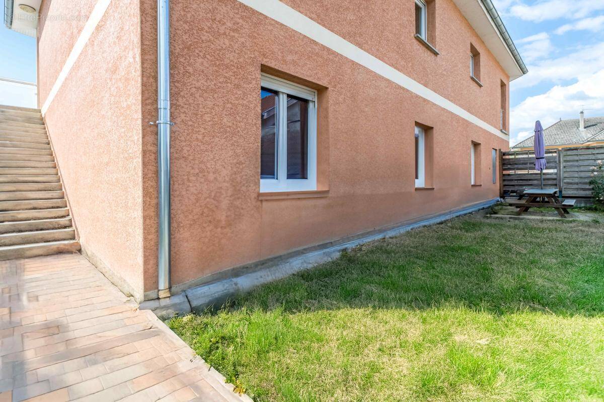 Appartement à MORESTEL