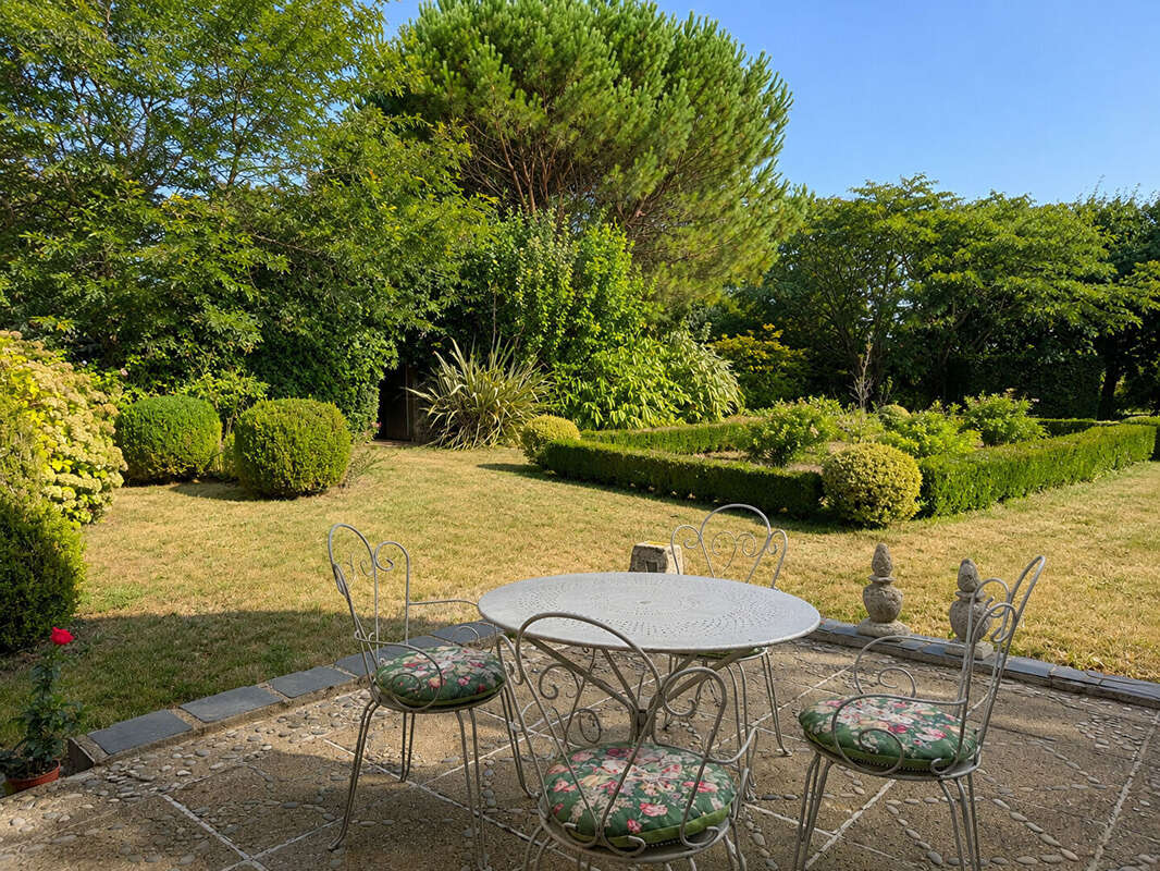 Maison Ger 8 pièces 289m² Corps de ferme d'exception  Un véritable havre de paix au coeur de la nature - photo 12