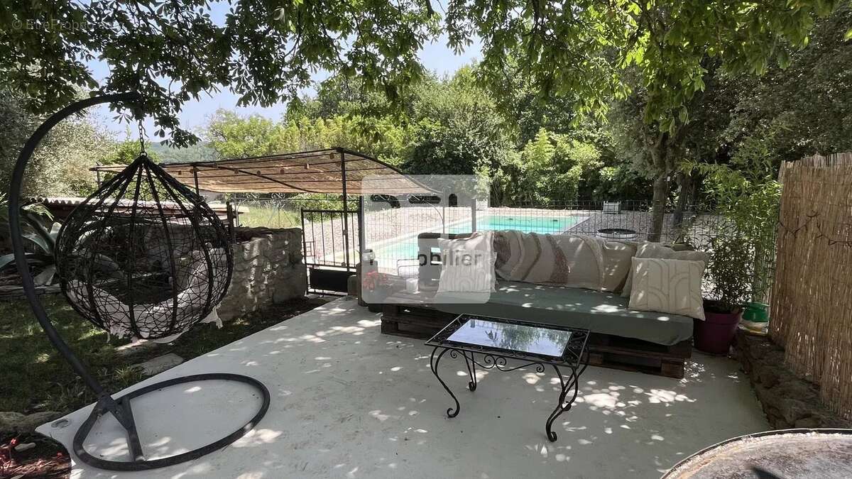 Maison à SUZE-LA-ROUSSE