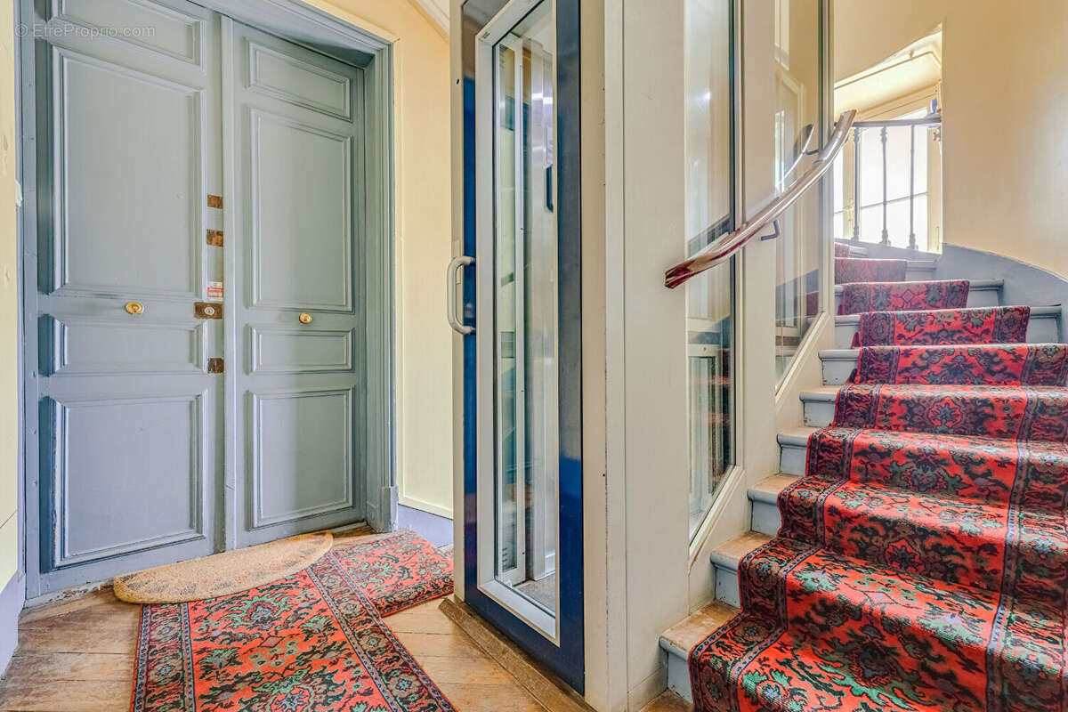 Appartement à PARIS-11E