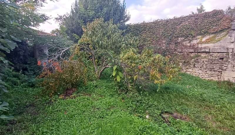 Maison à RUELLE-SUR-TOUVRE