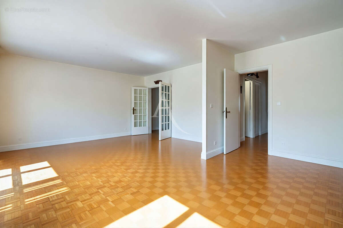 Appartement à IVRY-SUR-SEINE