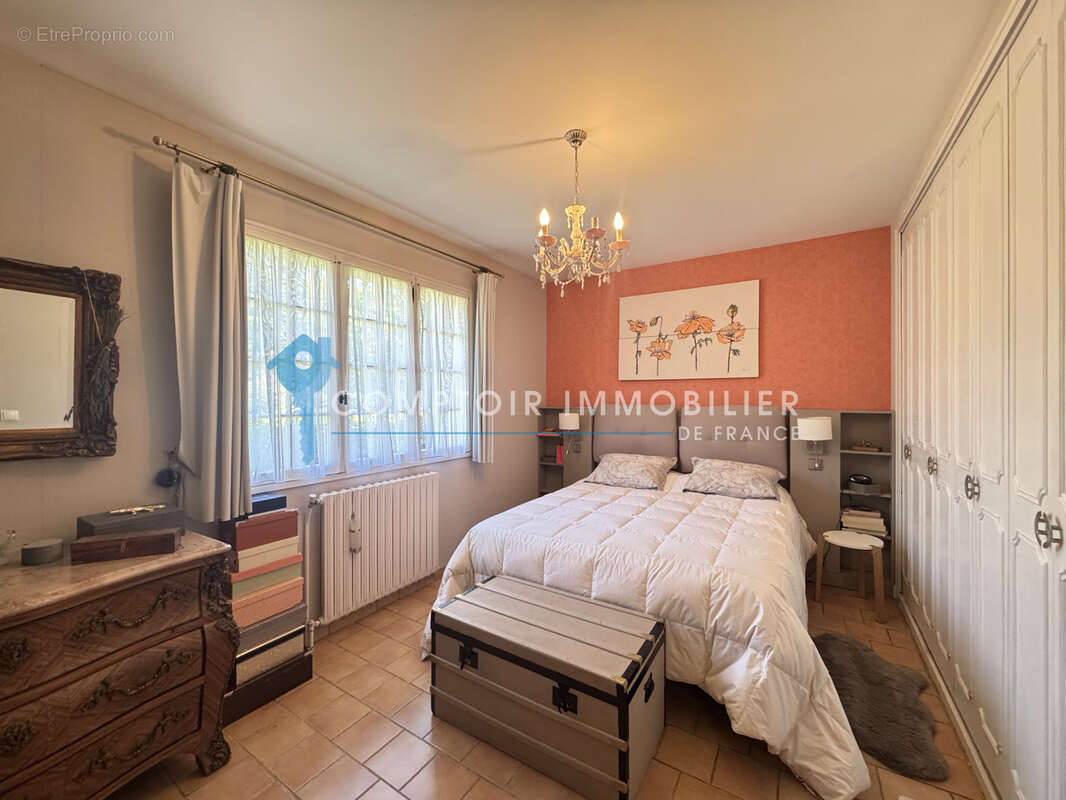 Maison à MONTELIER