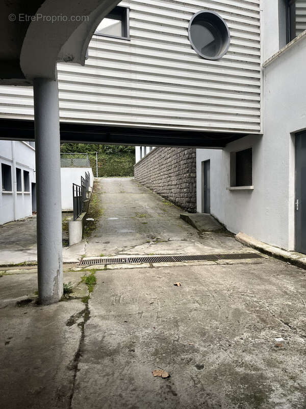 Autre à SAINT-ETIENNE
