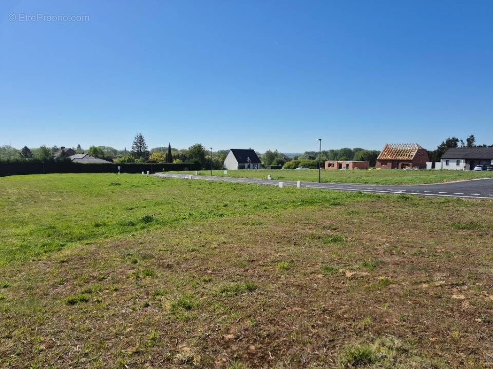 Terrain à THUN-L'EVEQUE