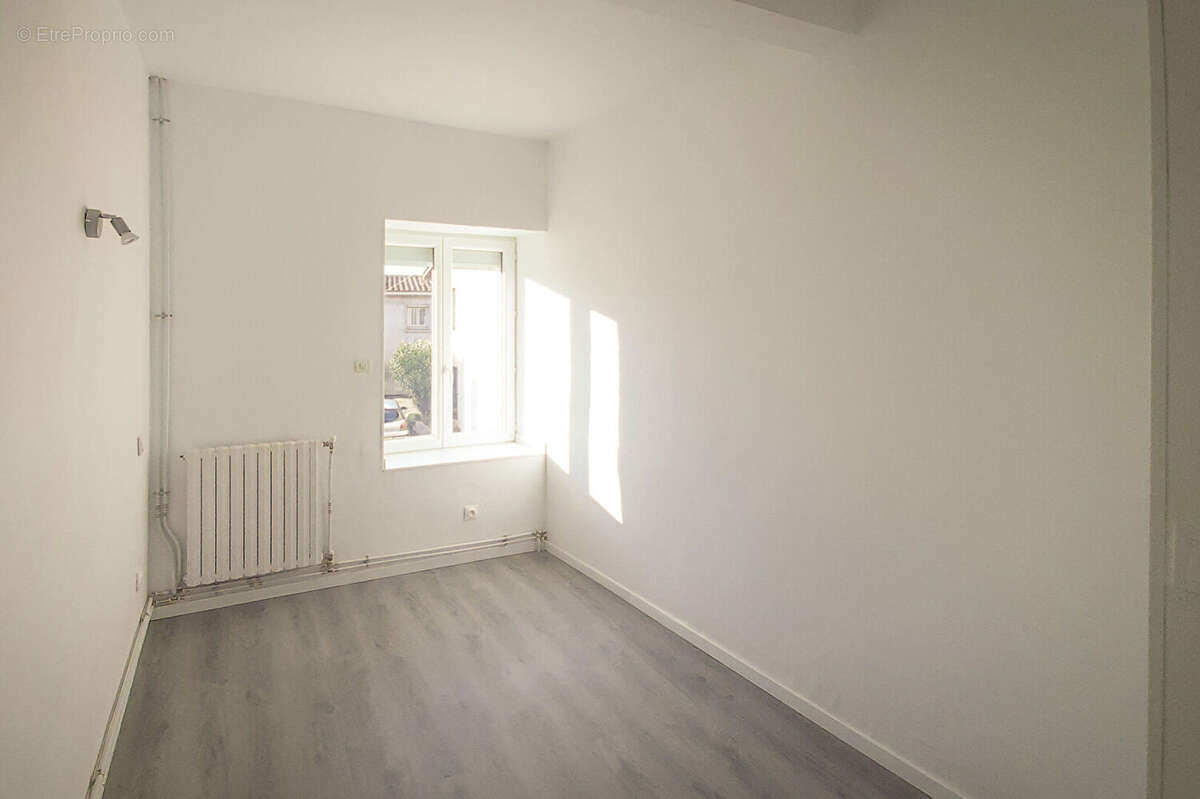 CARCASSONNE - VILLALBE Maison de village T5 104m² rénovée et déjà louée - photo 11