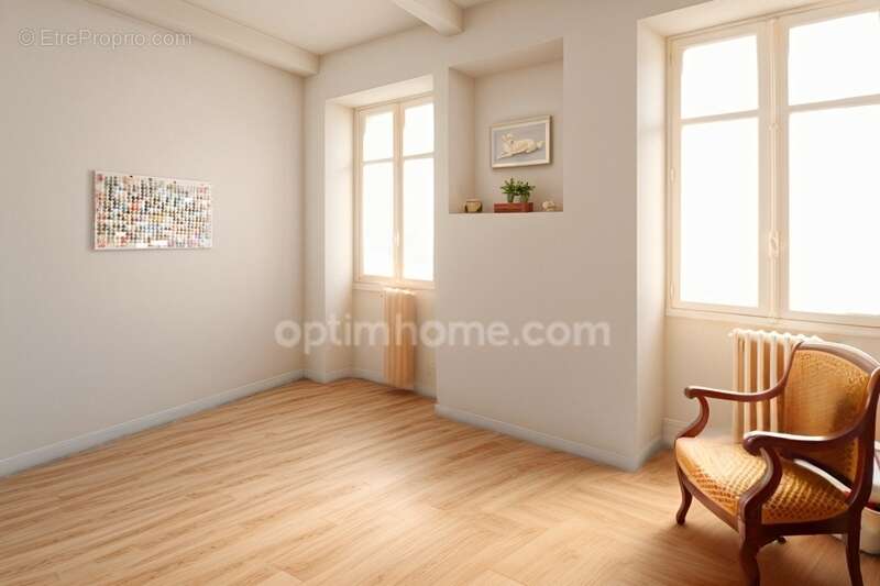 Maison à MAGNAC-LAVAL