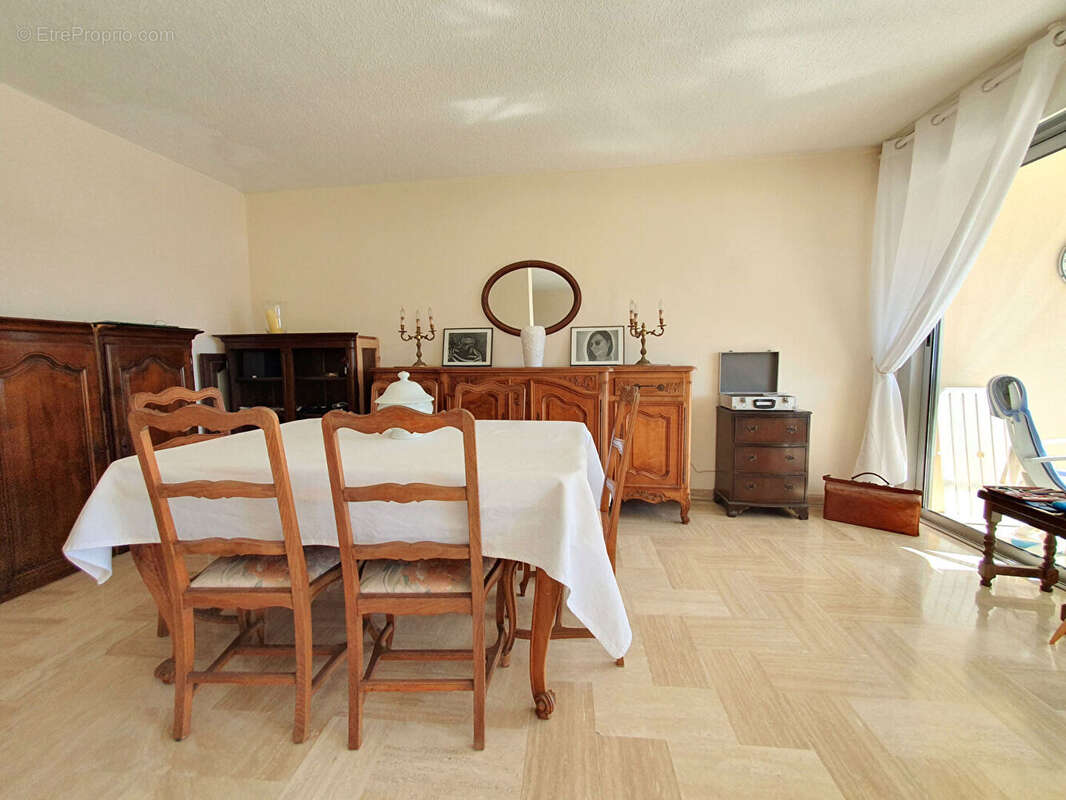 Appartement à MANDELIEU-LA-NAPOULE