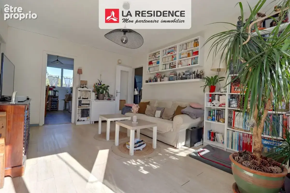 Appartement 4 pièces 69 m² à vendre à Poissy (78300) - photo 2