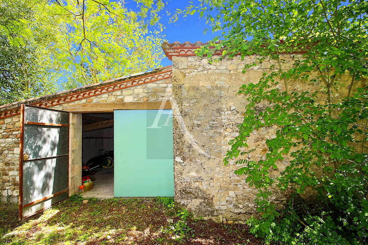 Maison à MONTAYRAL