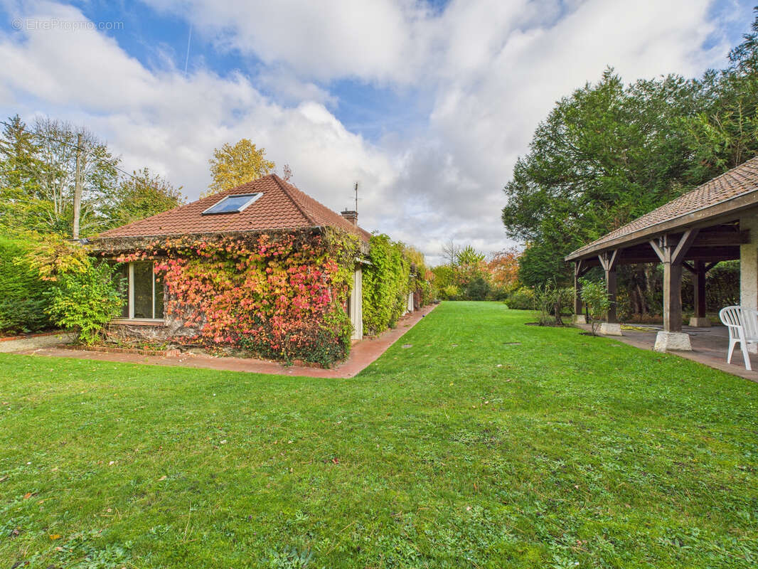 Maison à LA CELLE-SAINT-CLOUD