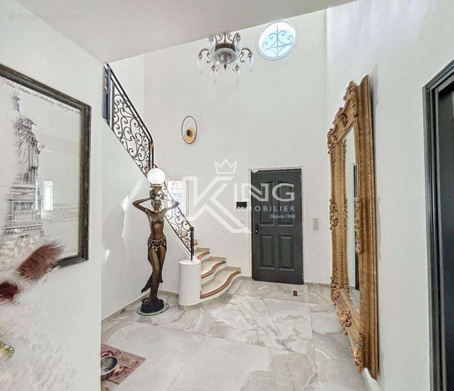 Maison à PUGET-SUR-ARGENS