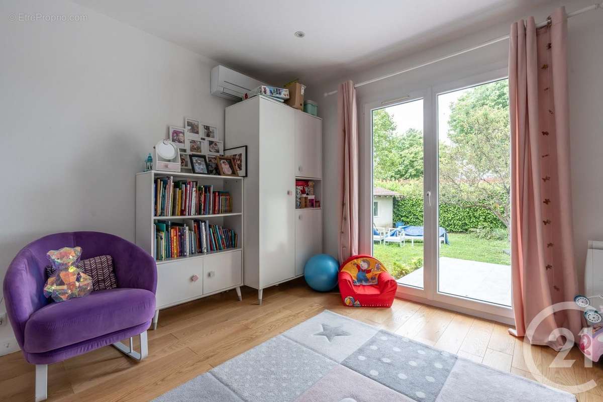 Maison à THORIGNY-SUR-MARNE