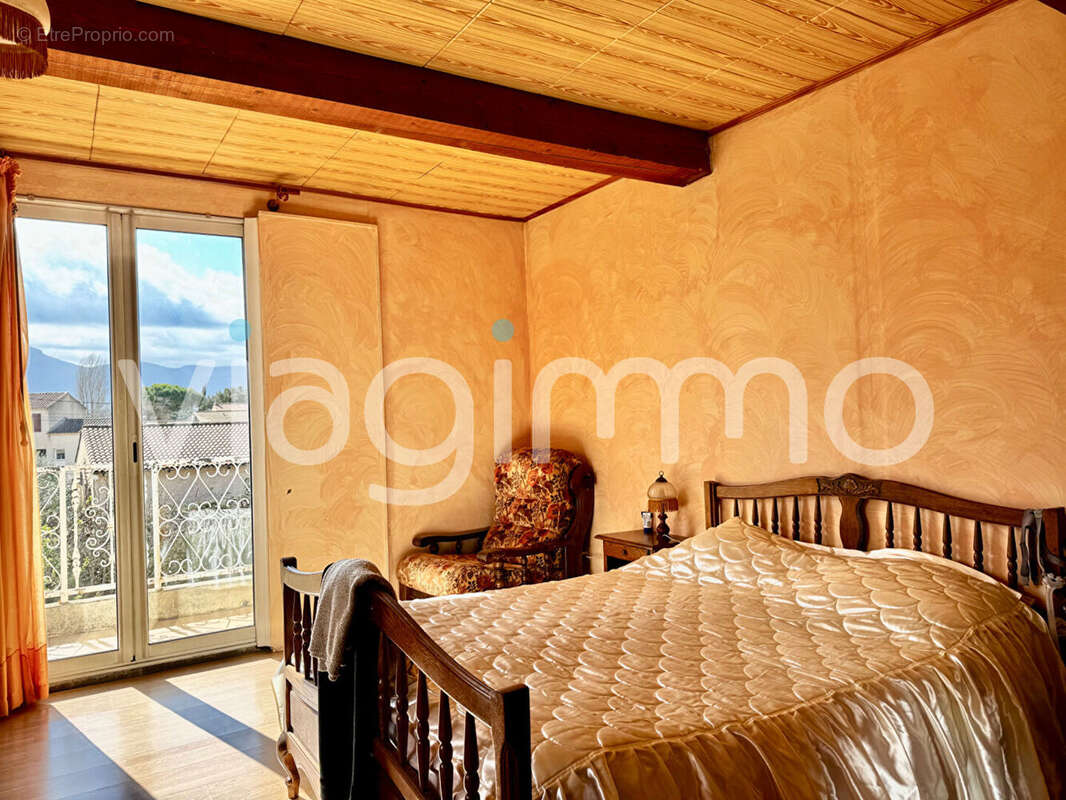 Maison à POURRIERES