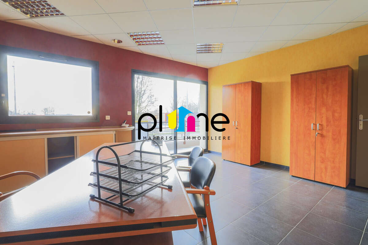 Commerce à COURRIERES