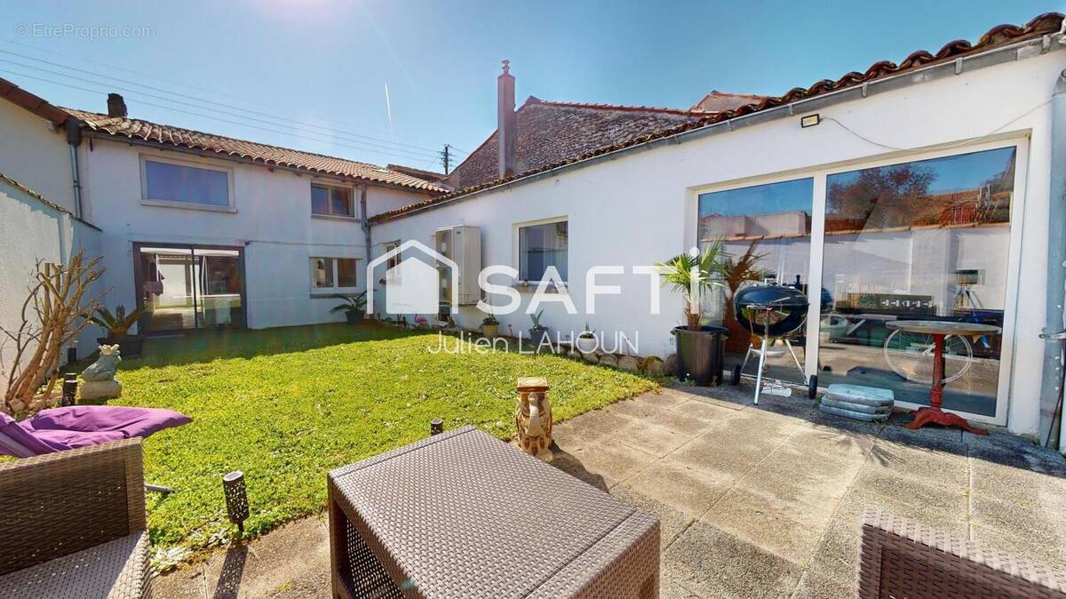 Photo 1 - Maison à COGNAC