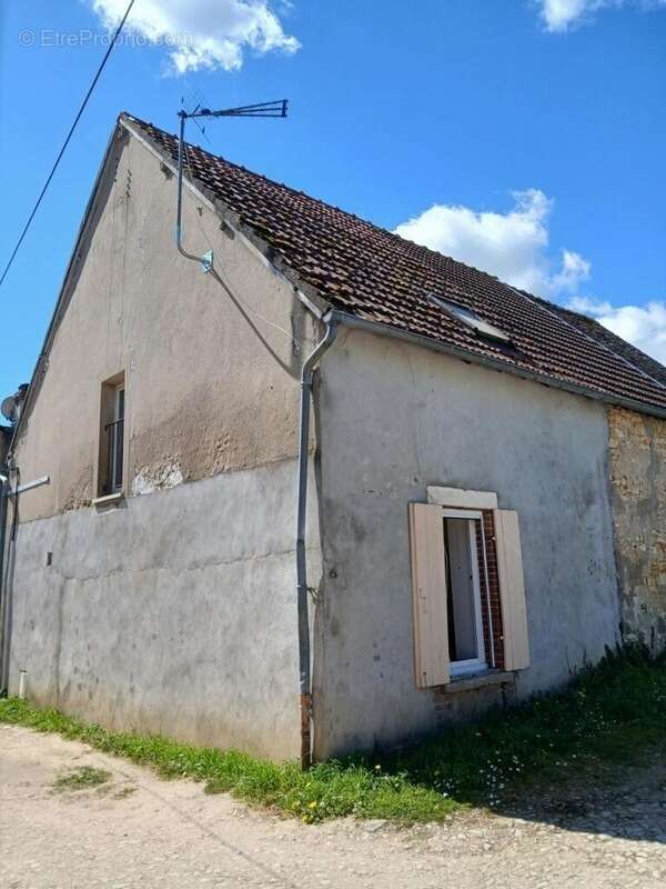 Maison à SANCERGUES