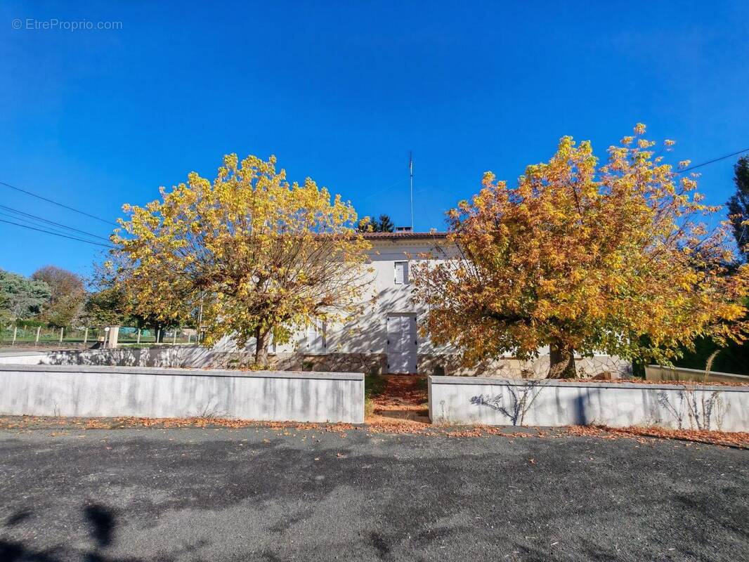 Photo 1 - Maison à MONTGUYON