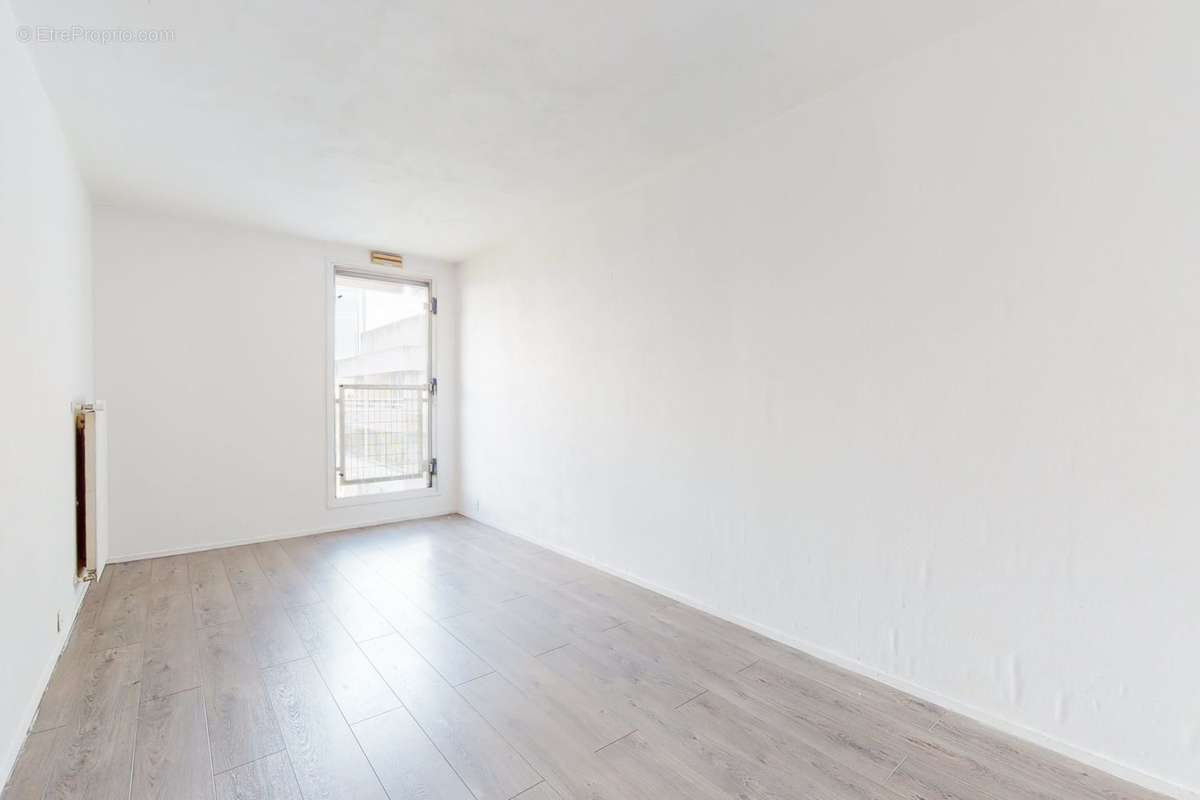 Appartement à NANTERRE