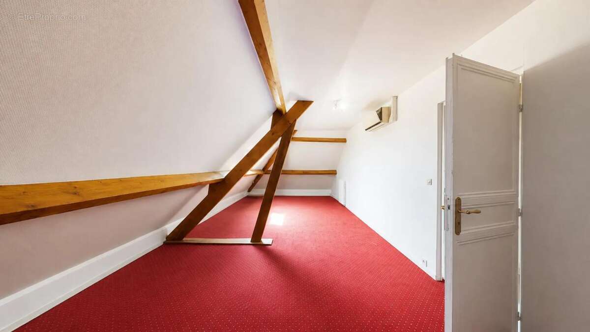 COURGENT : Maison - 203m²  sur 1380m2 de jardin - 5 à 6 chambres - photo 20