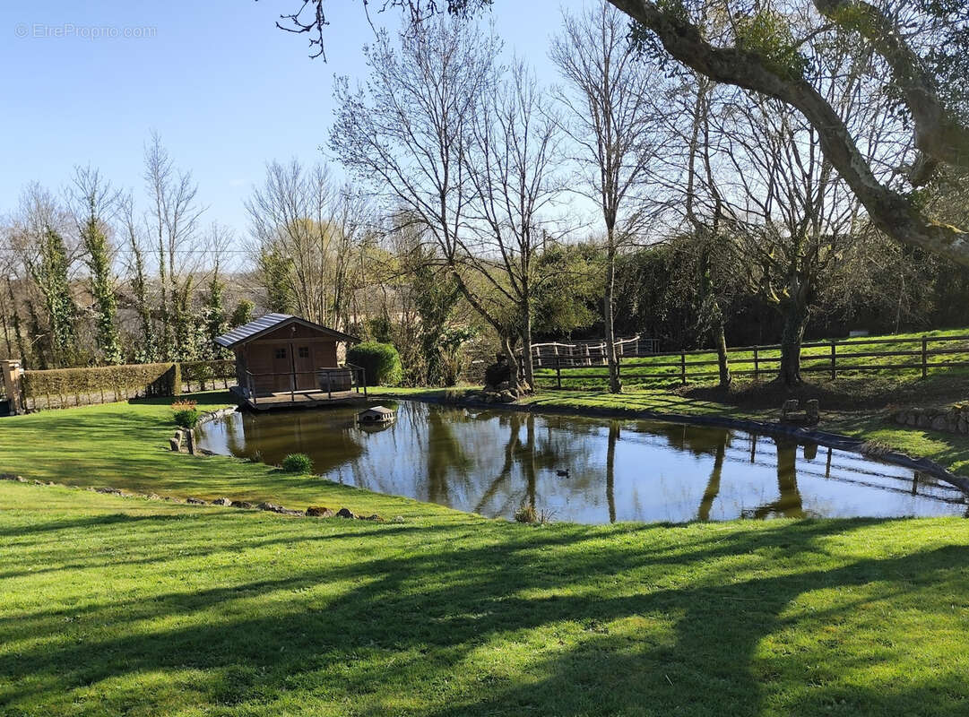 Maison à COULONGES-SUR-SARTHE