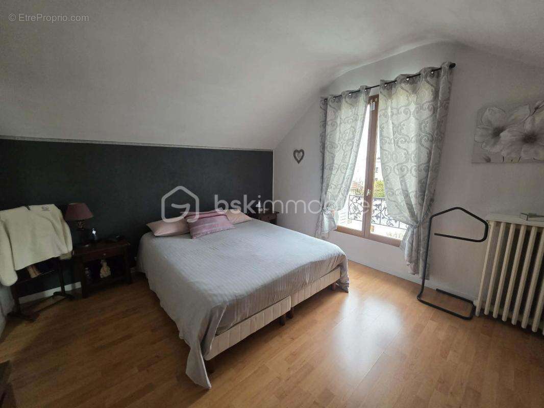 Maison à LE PERREUX-SUR-MARNE