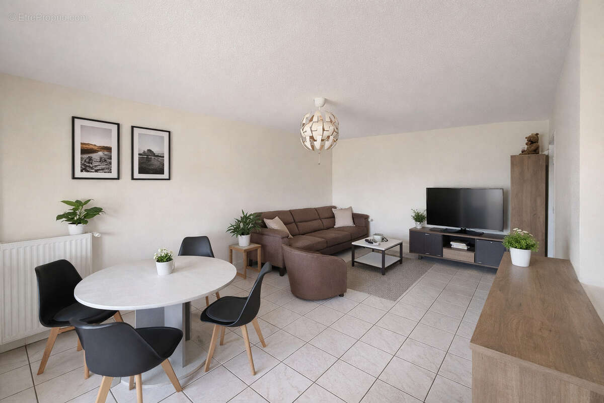 Appartement à VETRAZ-MONTHOUX