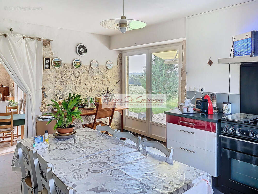 Cuisine - Maison à LECTOURE