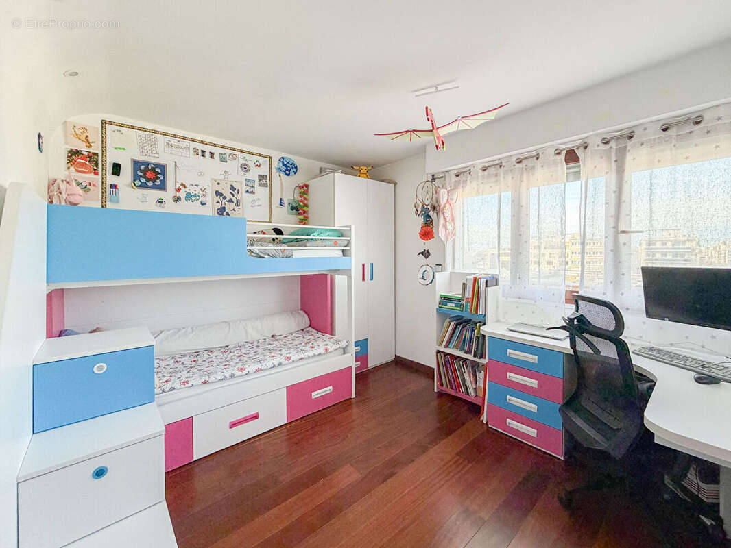 Appartement à NANTERRE