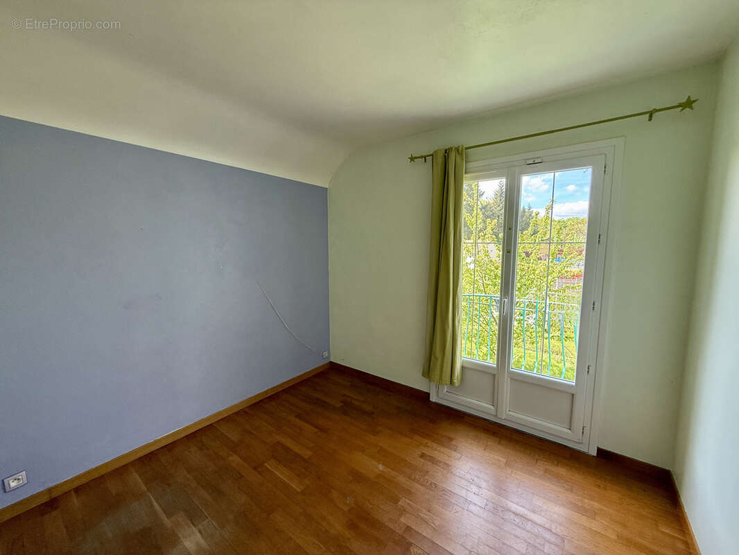 Sublime propriété T 7 avec 2 garages sur un terrain de 1480 m2 - photo 13