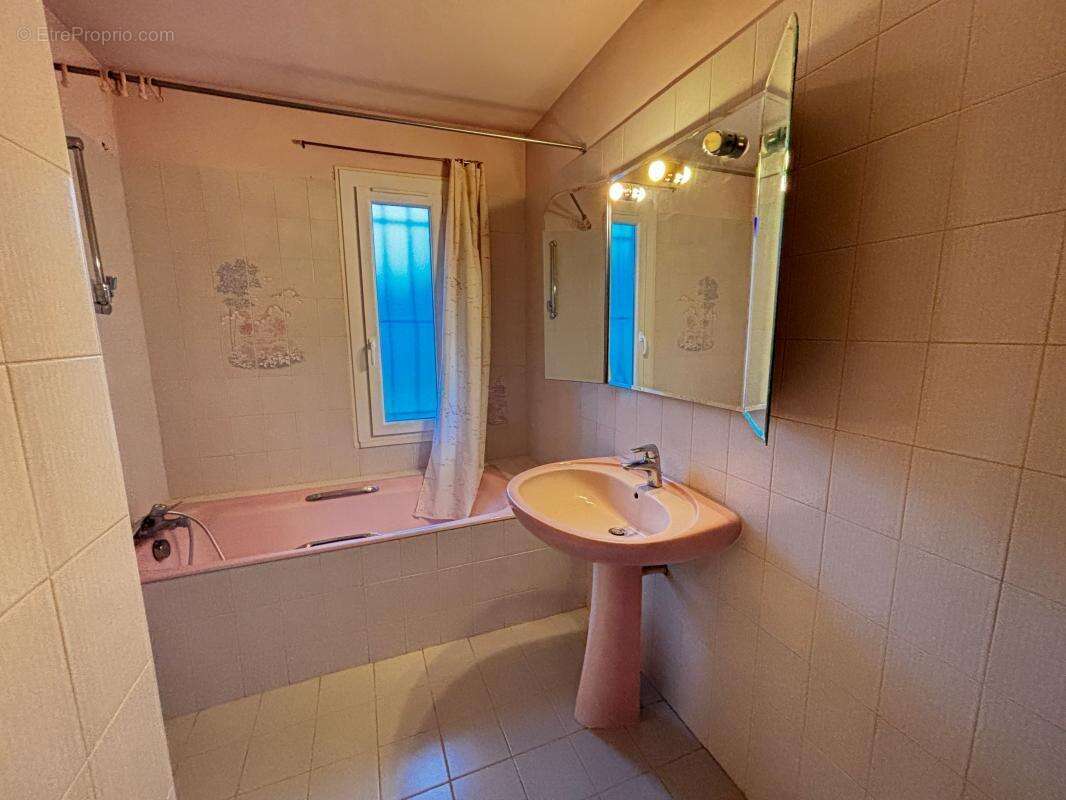 Maison à VILLEMOUSTAUSSOU